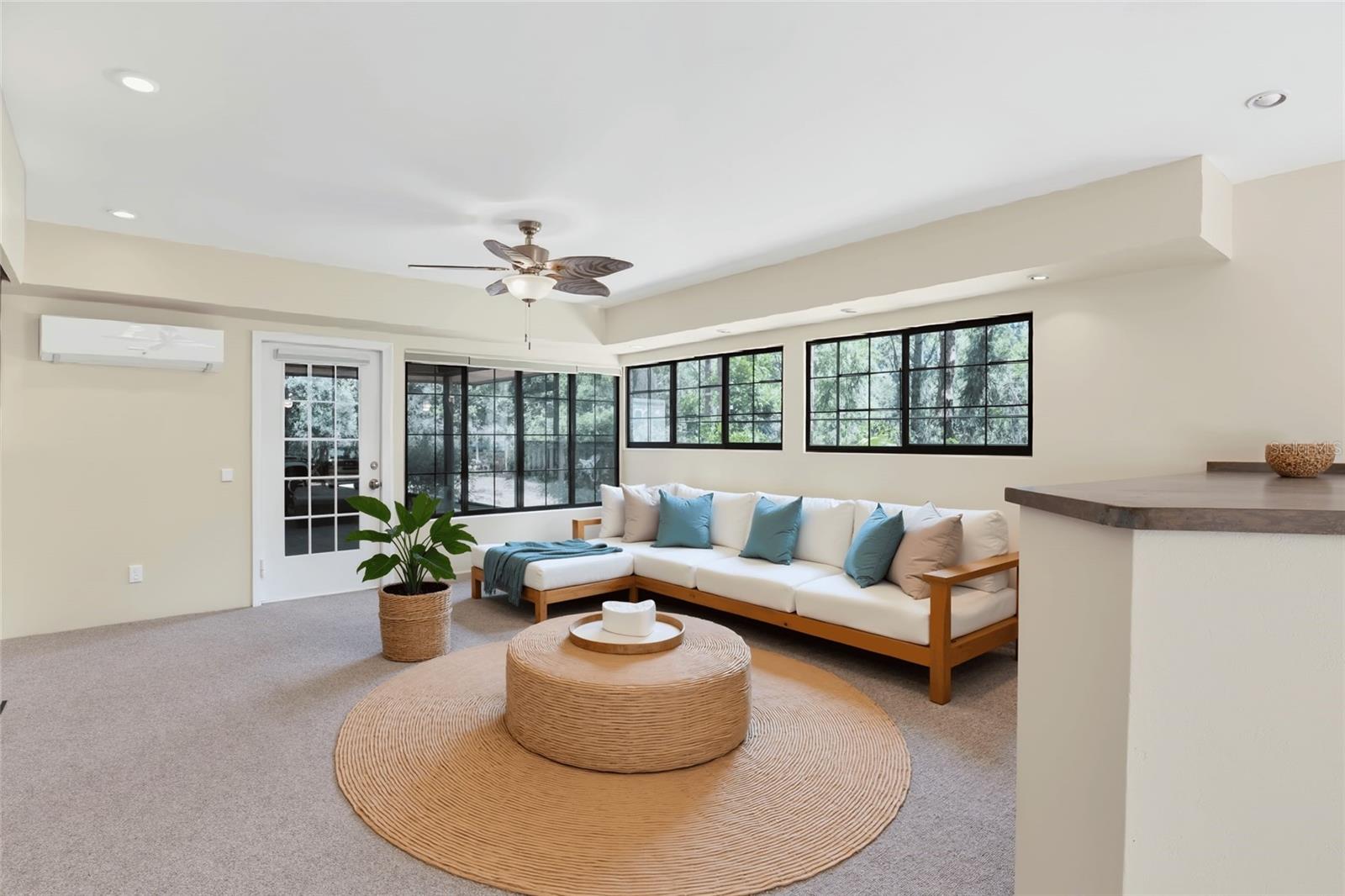 Image 21 of 47 For 8036 Conservatory Circle