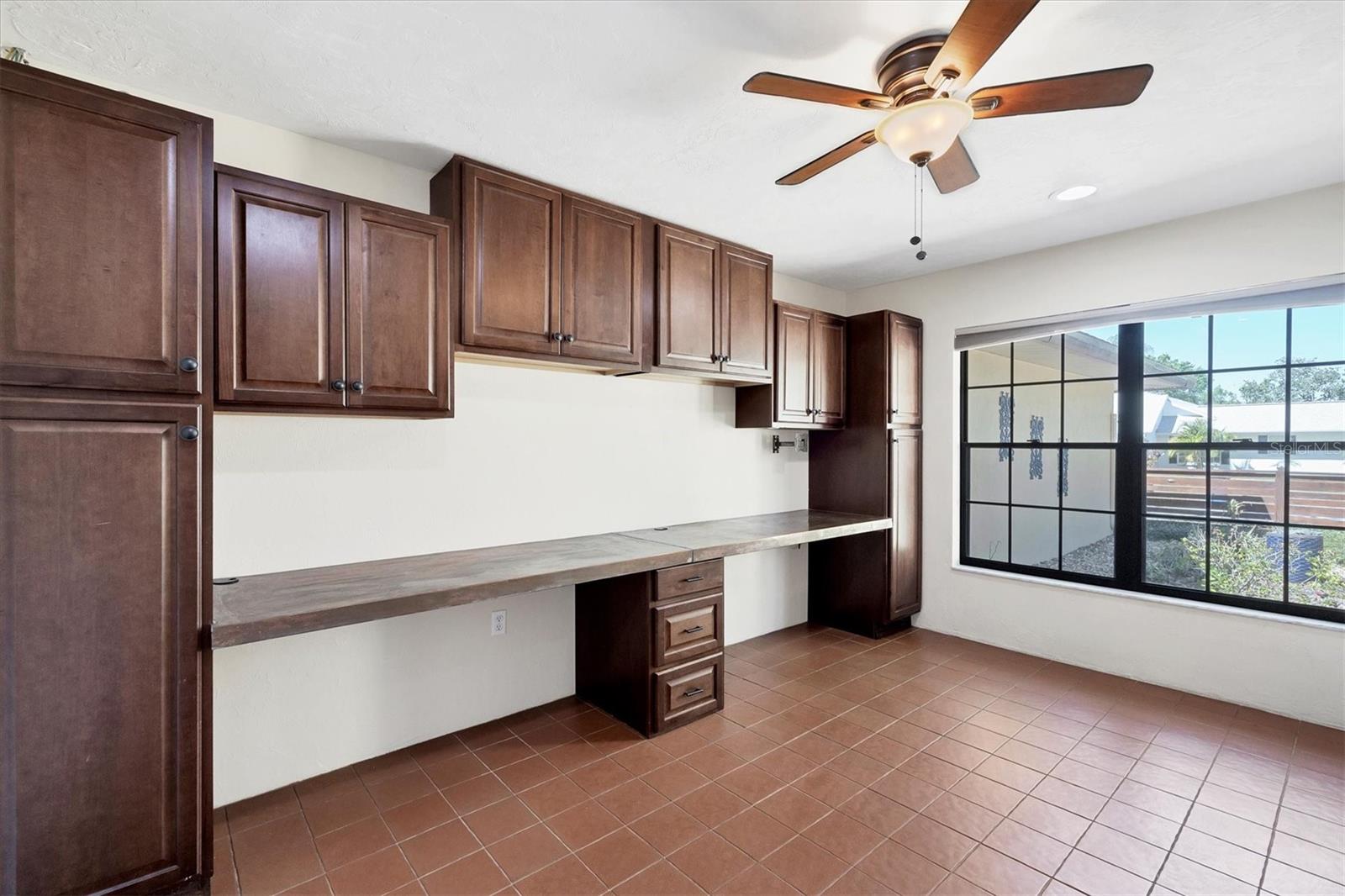 Image 4 of 47 For 8036 Conservatory Circle