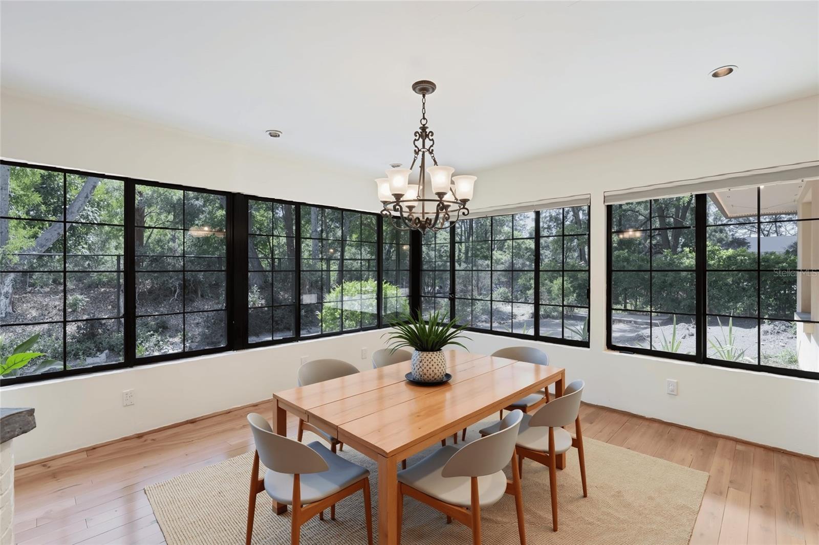 Image 5 of 47 For 8036 Conservatory Circle