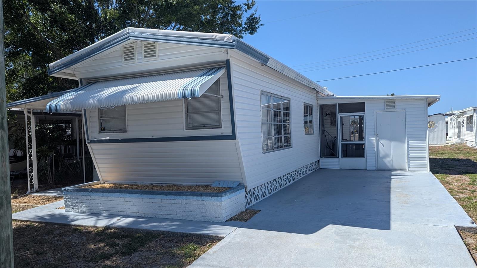 Image 3 of 40 For 3114 10th Street W