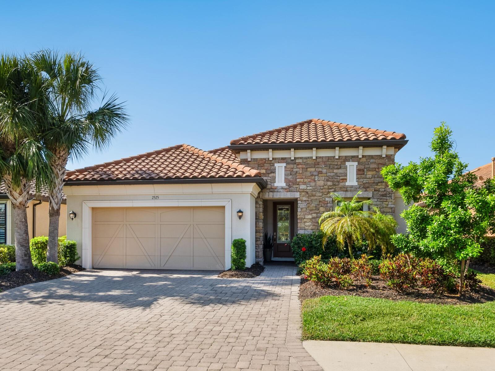 Details for 2525 Vaccaro Drive, SARASOTA, FL 34231