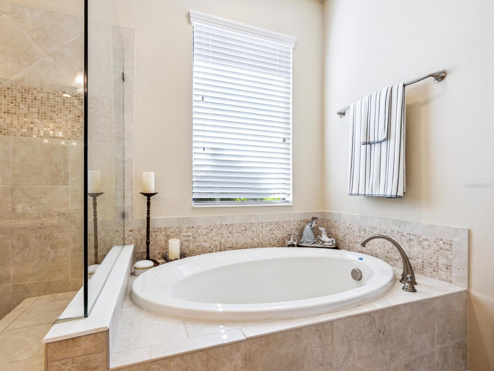 Image 19 of 54 For 2525 Vaccaro Drive