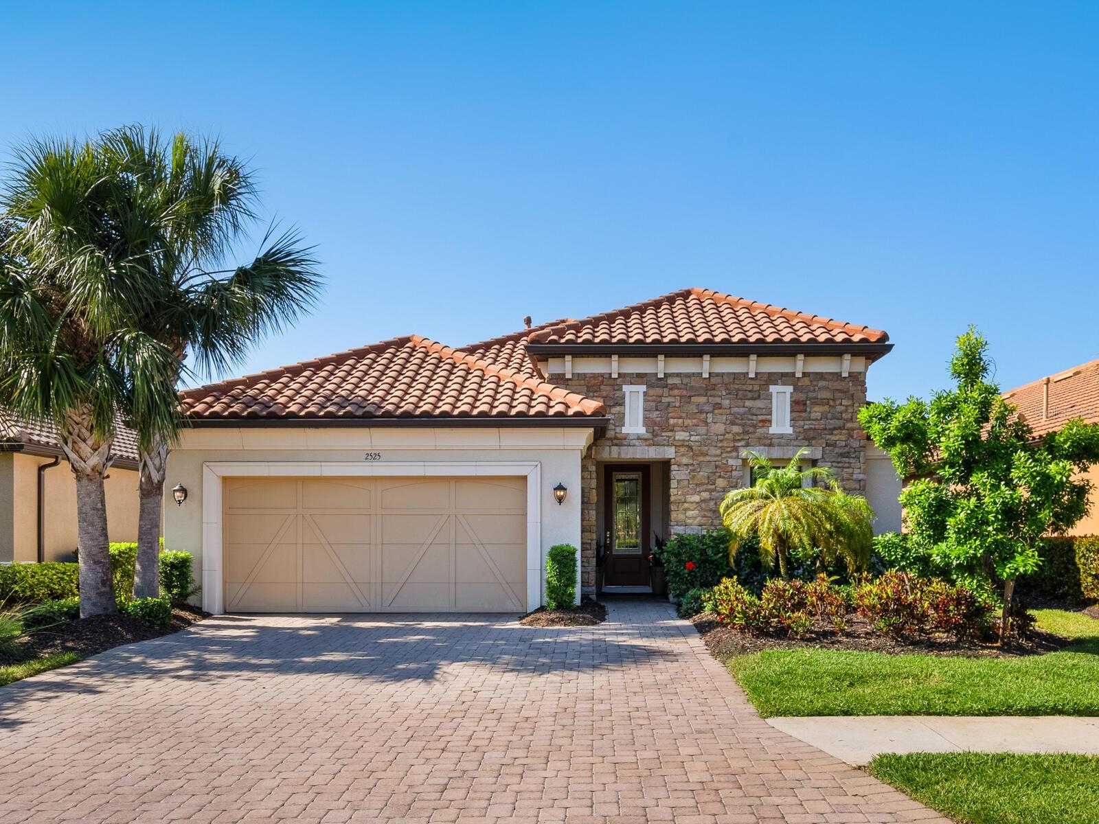 Image 2 of 54 For 2525 Vaccaro Drive