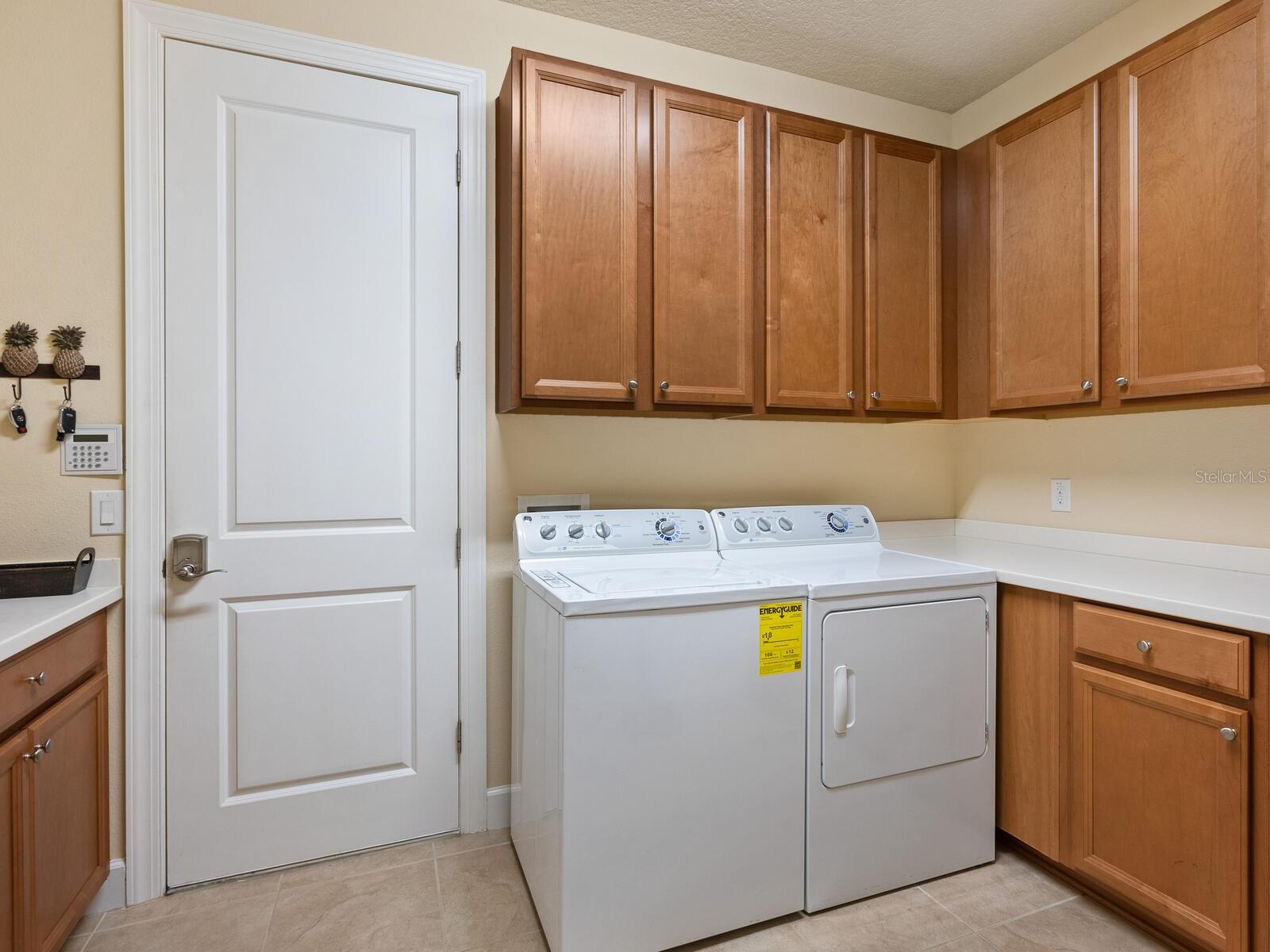 Image 28 of 54 For 2525 Vaccaro Drive
