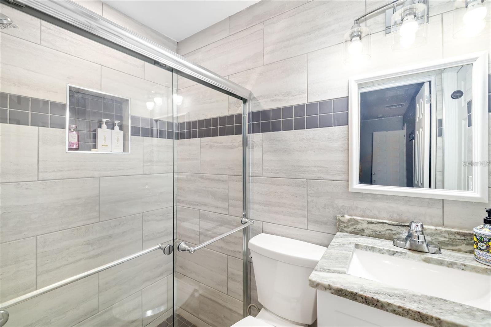 Image 18 of 47 For 5522 Yorkshire Way