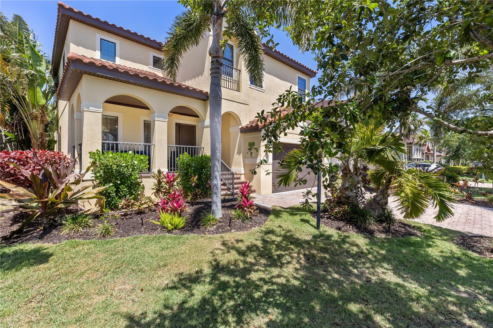 Image 3 of 52 For 5503 Title Row Drive