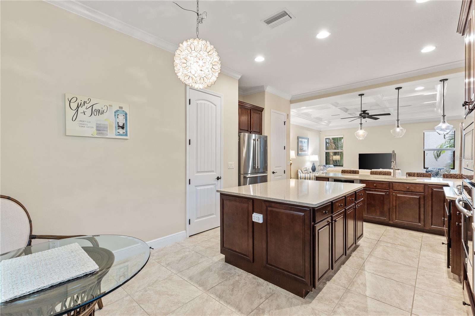 Image 9 of 52 For 5503 Title Row Drive
