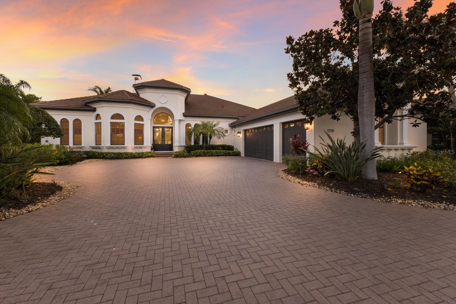 Image 3 of 82 For 7218 Teal Creek Glen