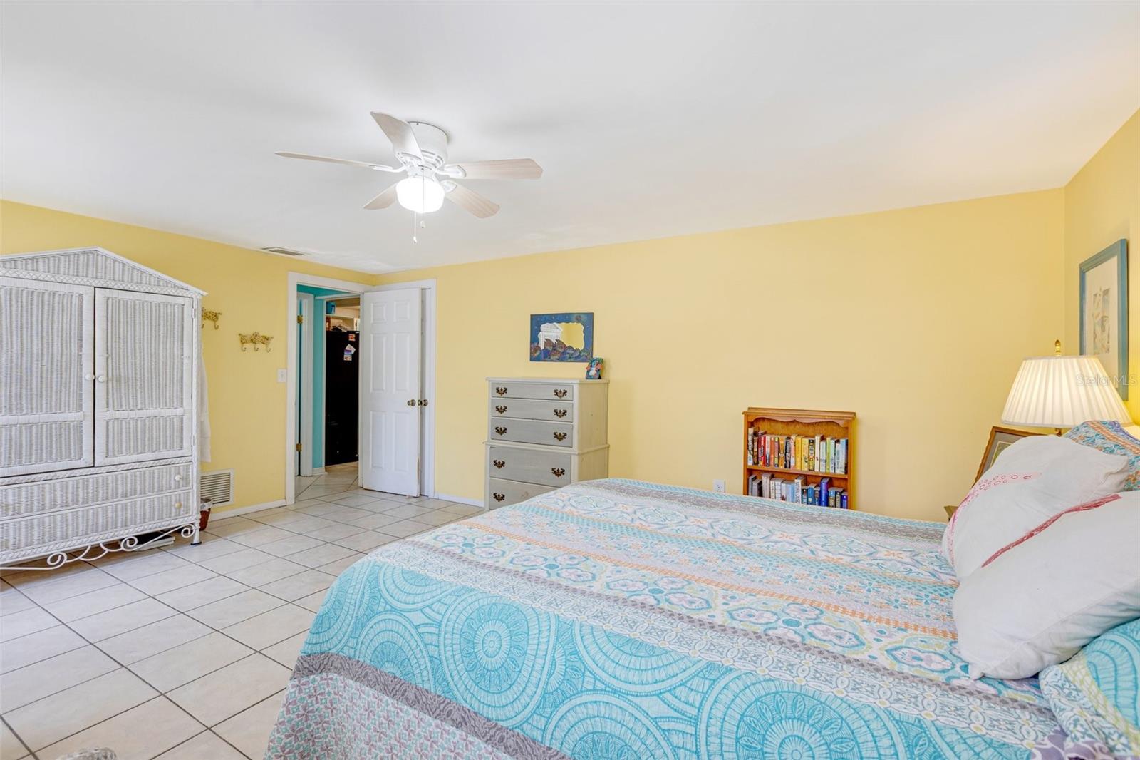 Image 18 of 39 For 2165 Lemon Avenue