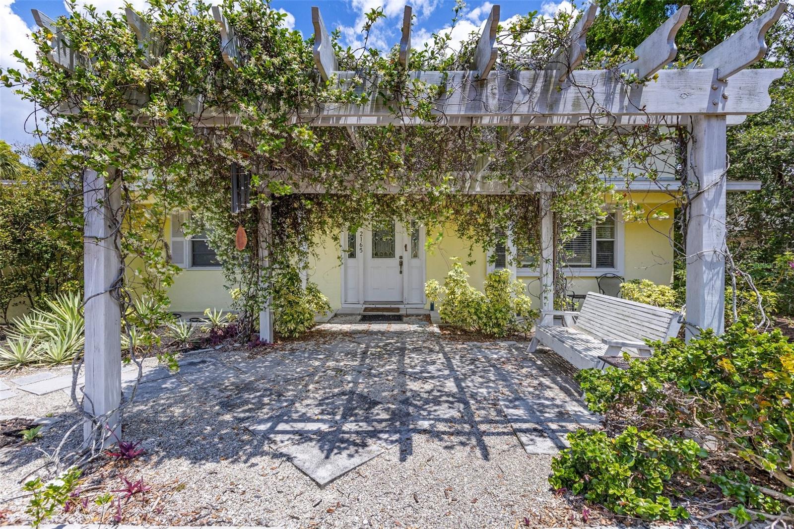 Image 2 of 39 For 2165 Lemon Avenue