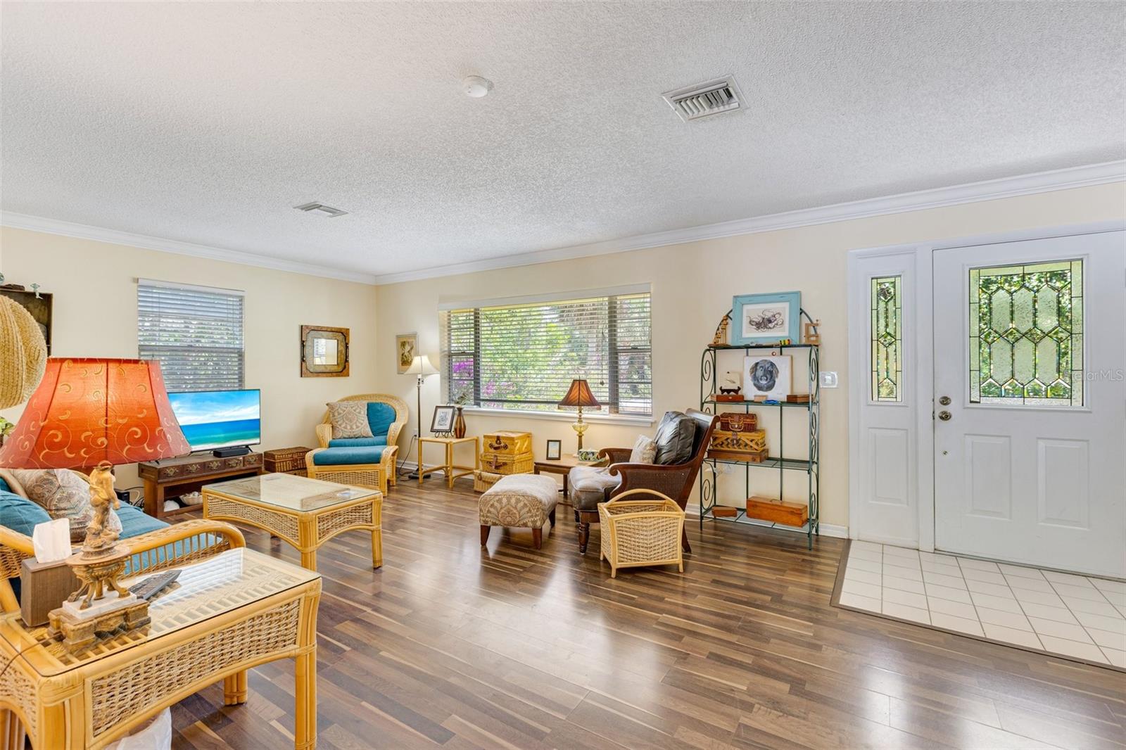 Image 6 of 39 For 2165 Lemon Avenue