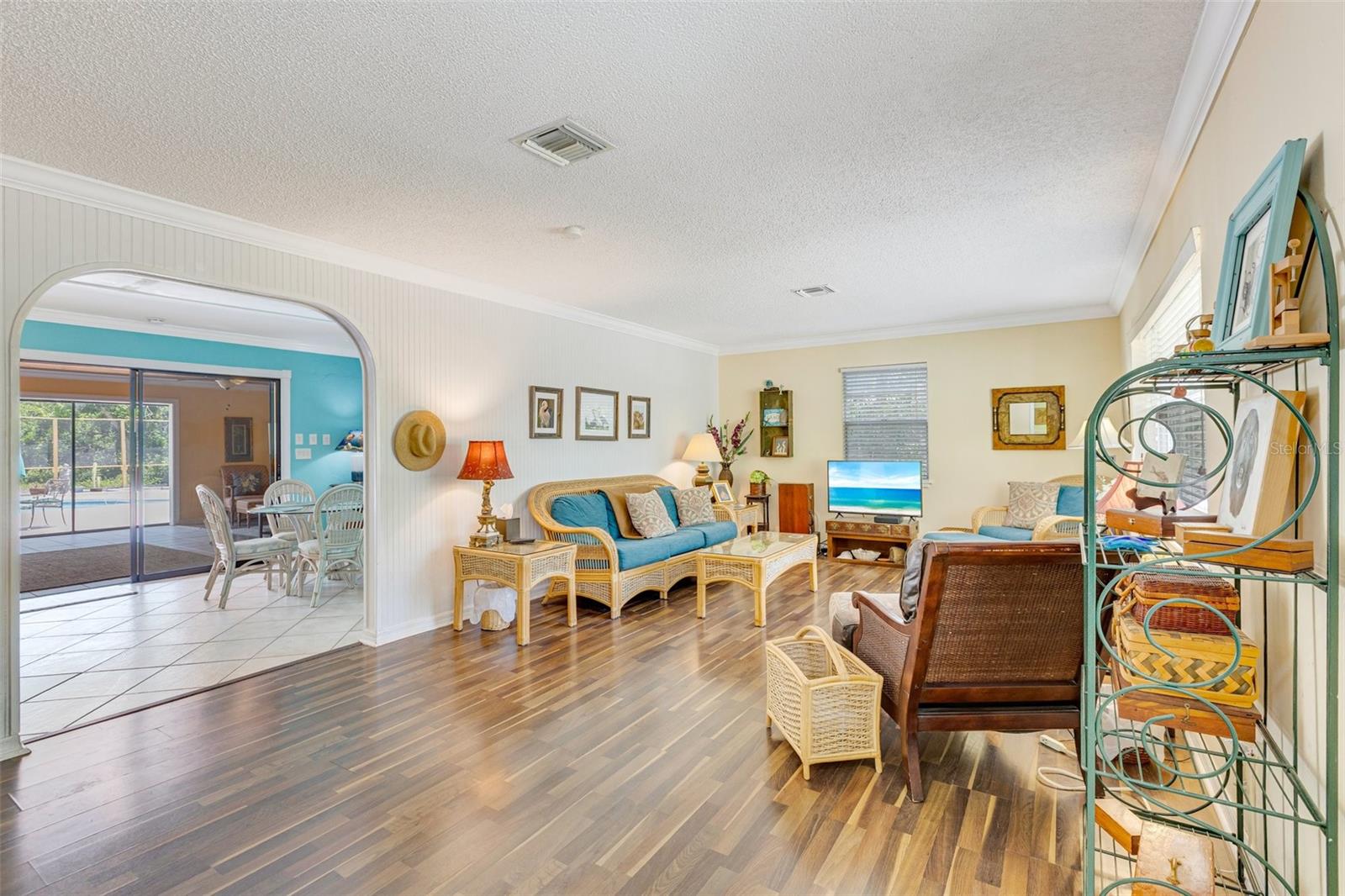 Image 7 of 39 For 2165 Lemon Avenue