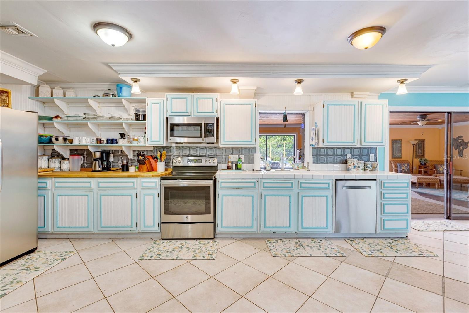 Image 8 of 39 For 2165 Lemon Avenue
