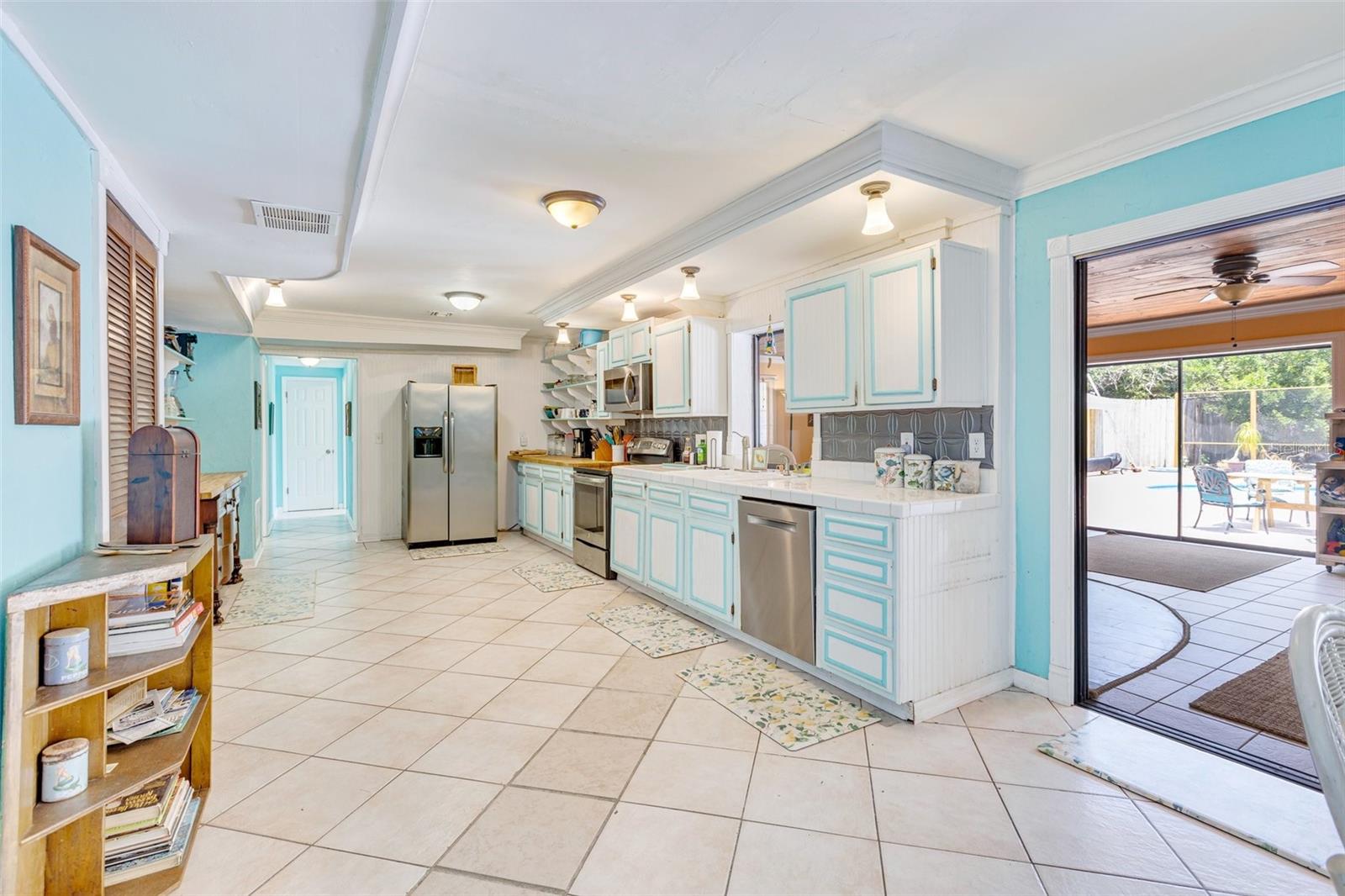 Image 9 of 39 For 2165 Lemon Avenue