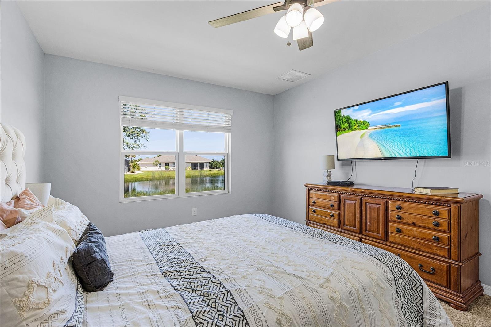 Image 14 of 28 For 7069 Waterford Parkway