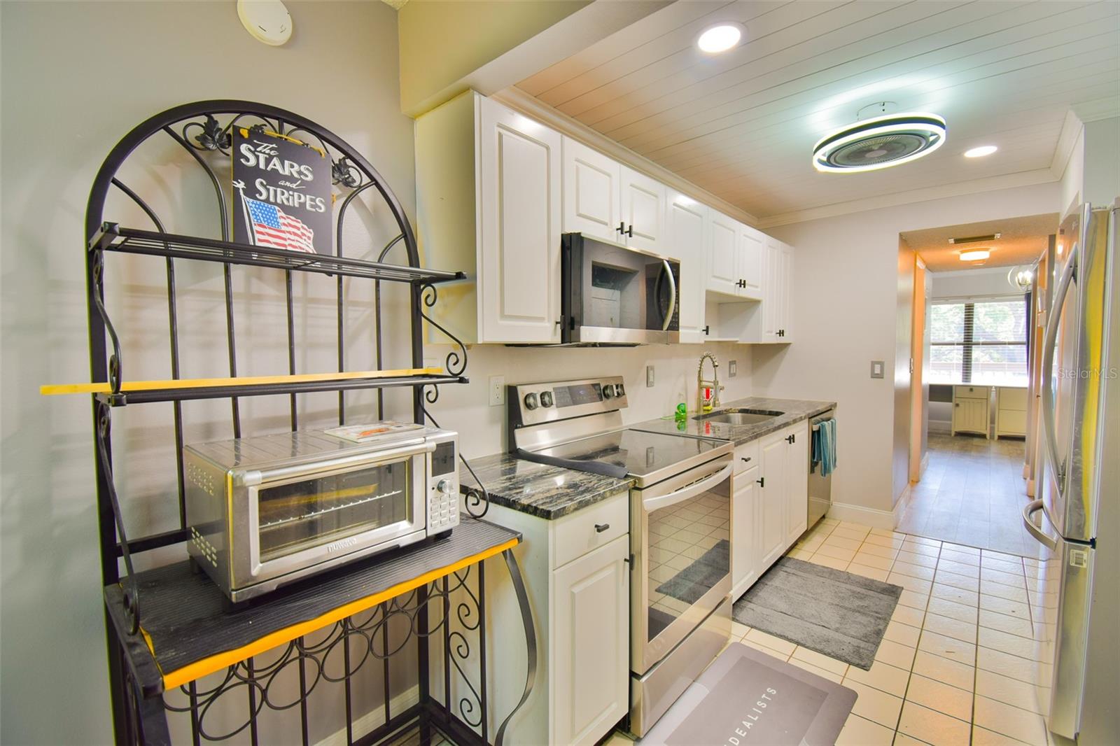 Image 16 of 70 For 625 30th Avenue W G210