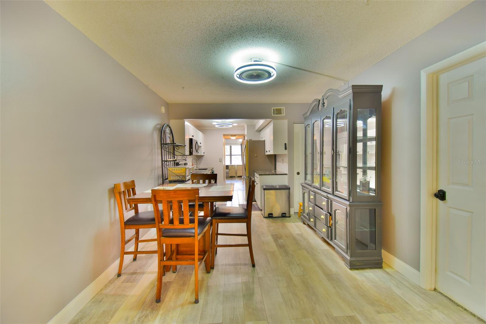Image 21 of 70 For 625 30th Avenue W G210
