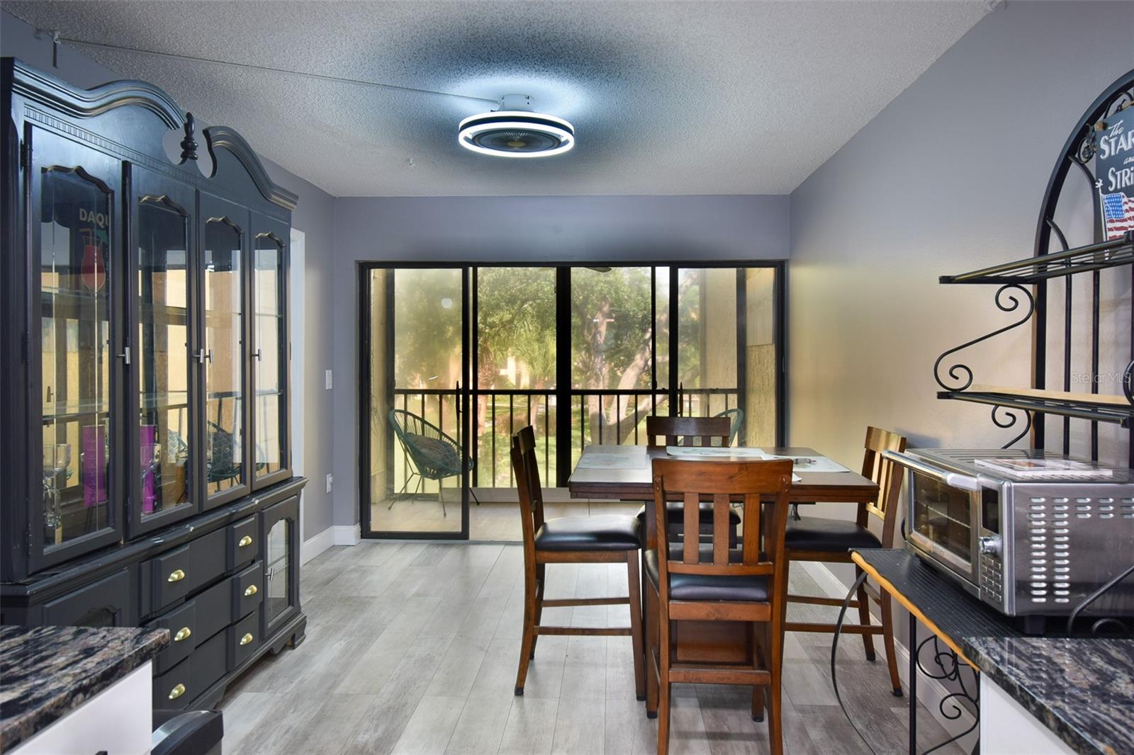 Image 22 of 70 For 625 30th Avenue W G210