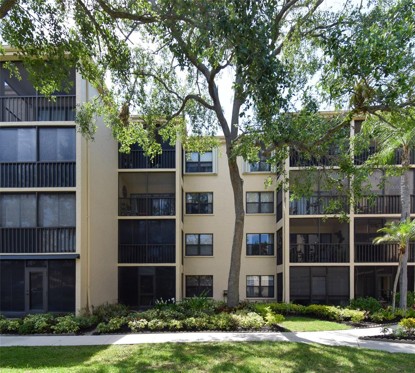 Image 68 of 70 For 625 30th Avenue W G210