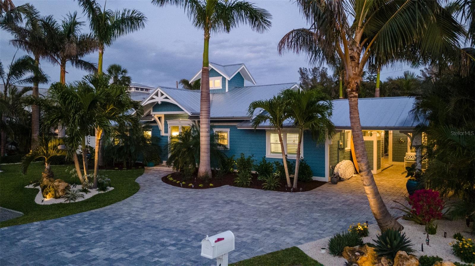 Listing photo id 8 for 403 75th Street