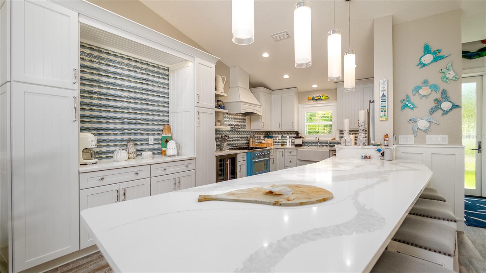 Listing photo id 13 for 403 75th Street