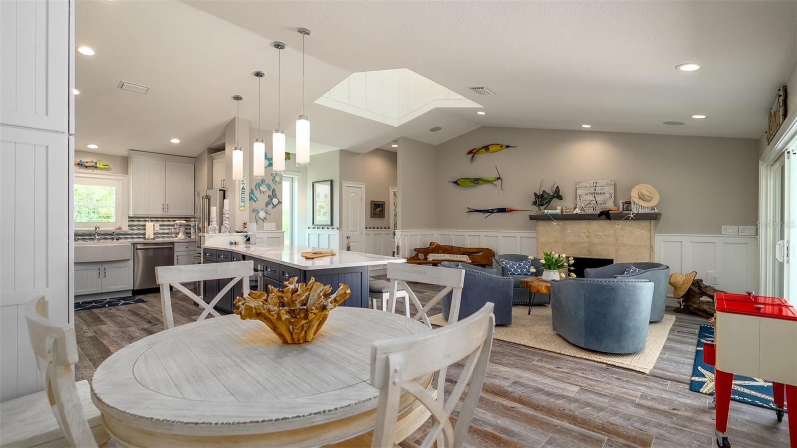 Listing photo id 17 for 403 75th Street
