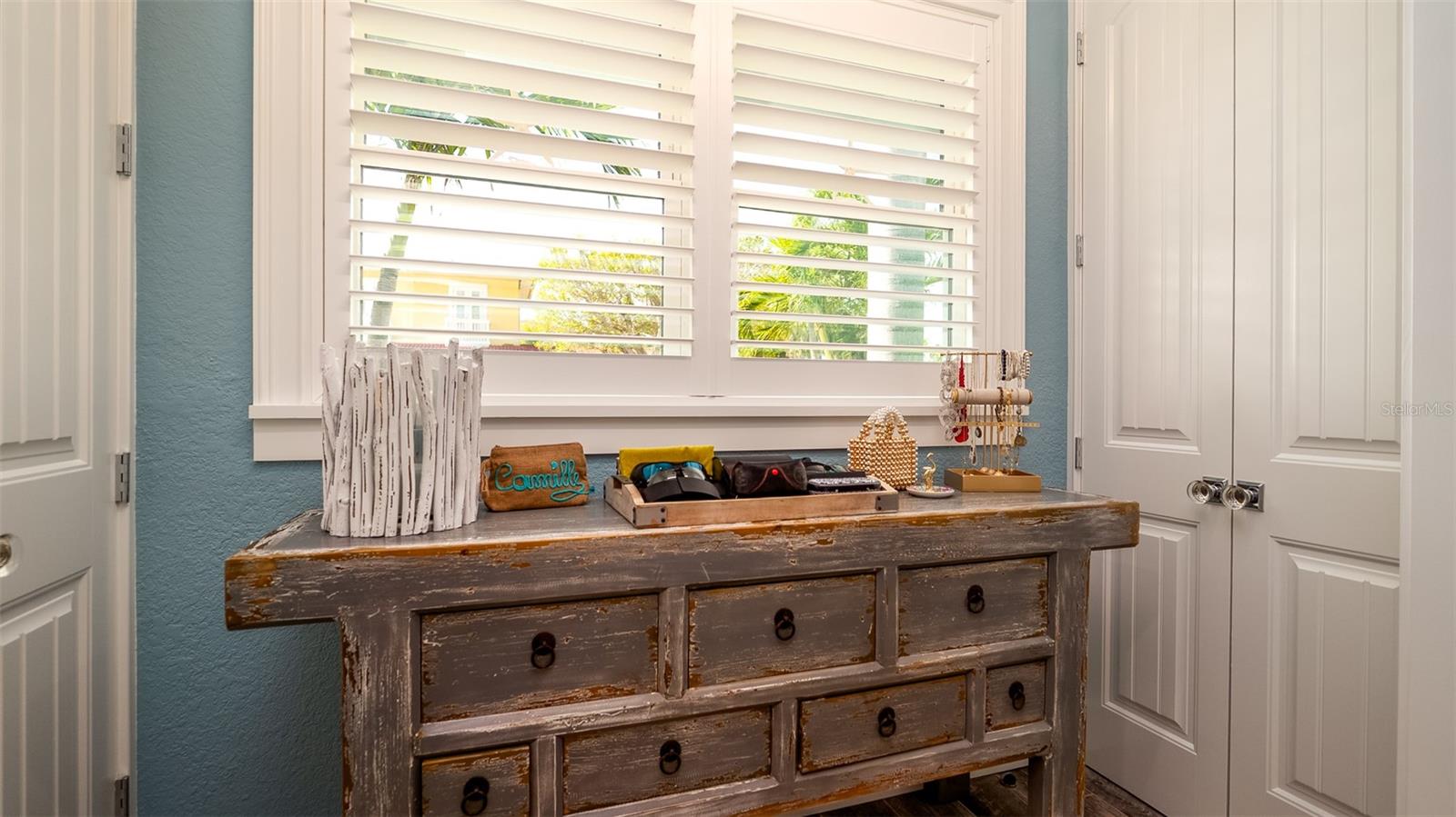 Listing photo id 27 for 403 75th Street