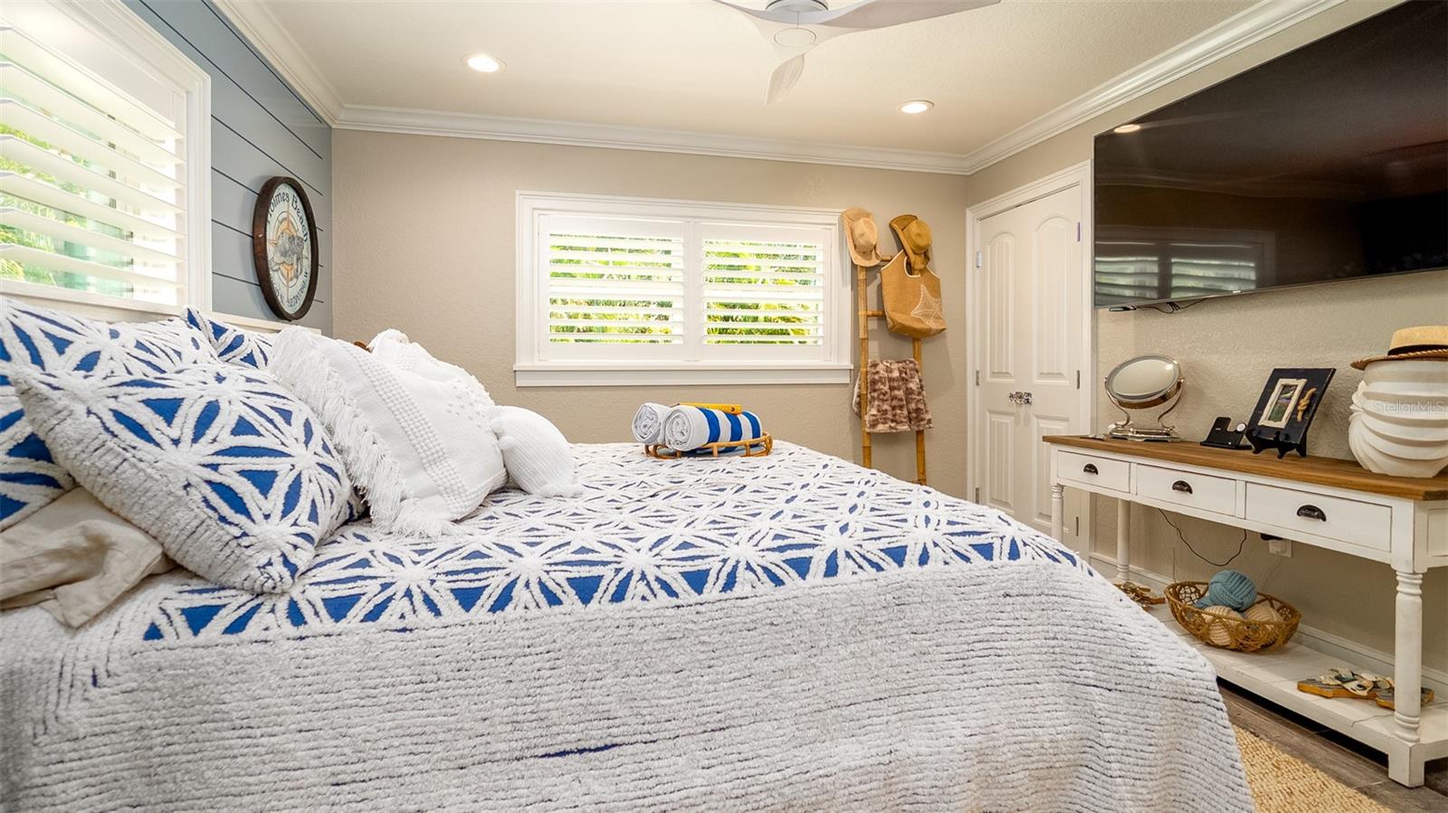 Listing photo id 31 for 403 75th Street
