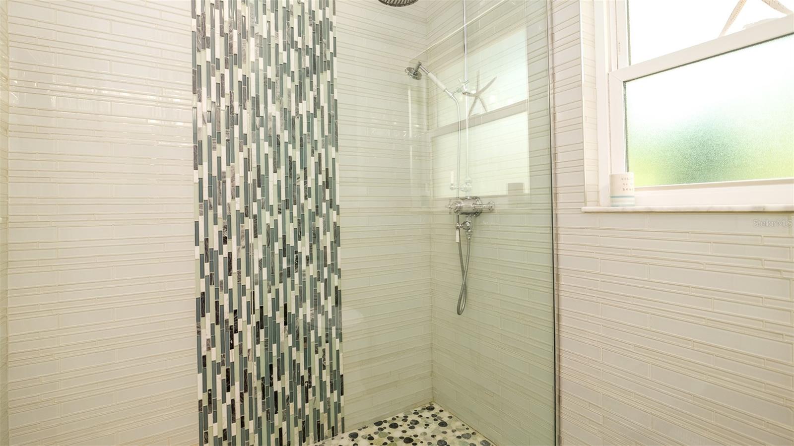 Listing photo id 38 for 403 75th Street