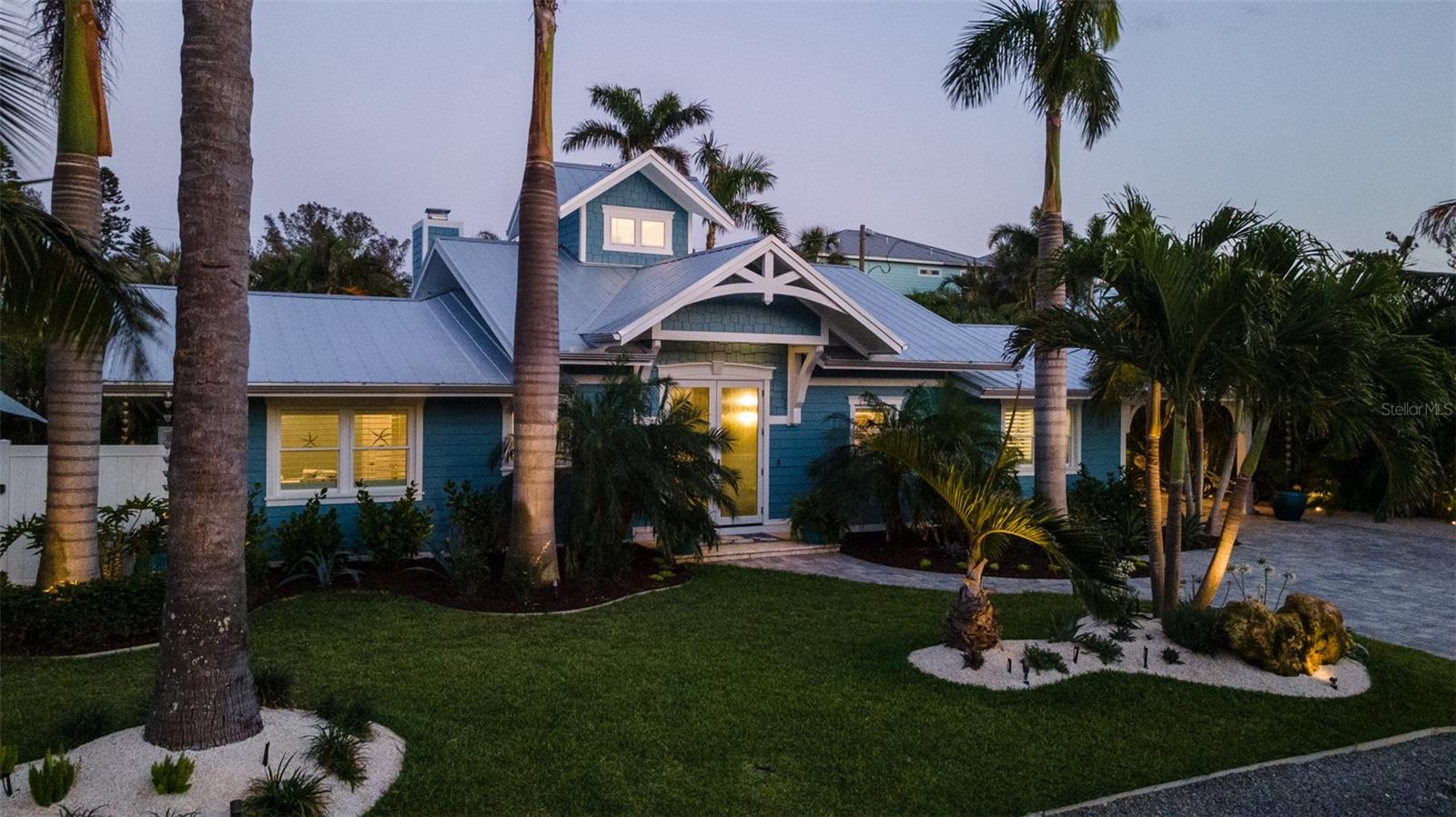Listing photo id 3 for 403 75th Street