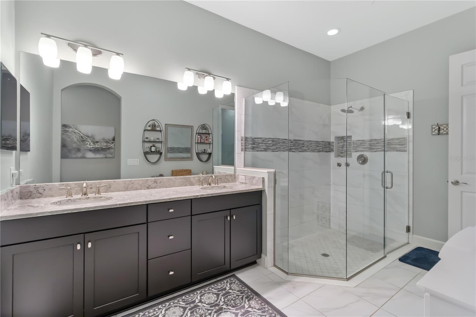 Image 28 of 70 For 5978 Anise Drive