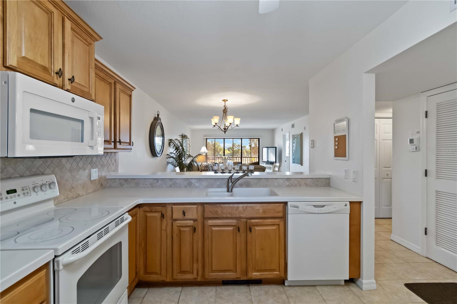 Image 17 of 42 For 175 Kings Highway B5