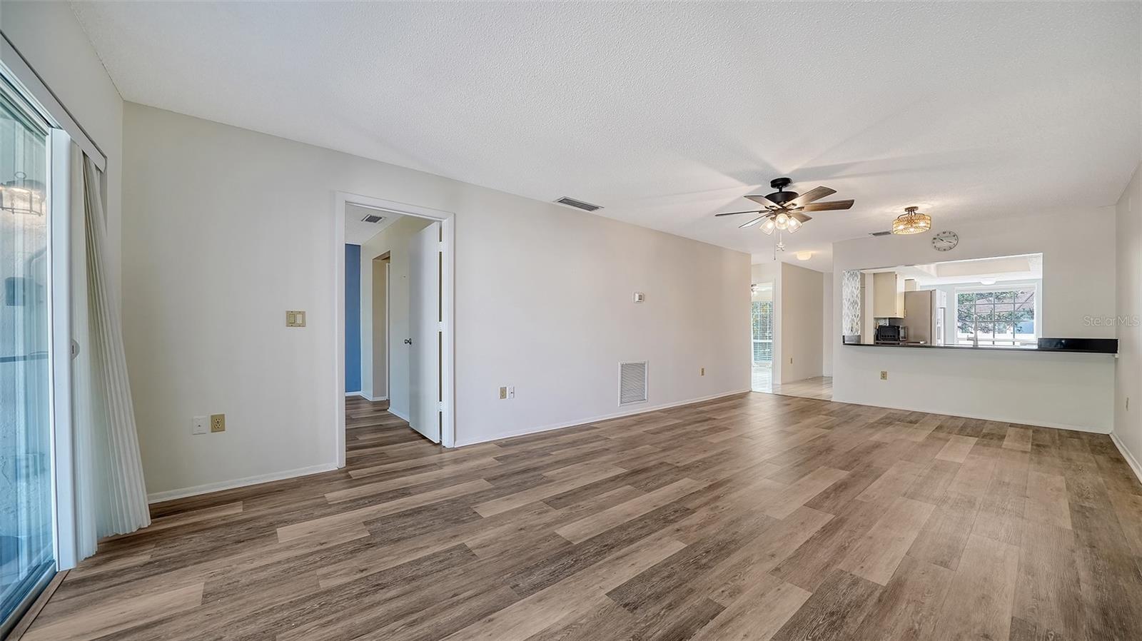 Image 11 of 68 For 5269 Wedgewood Lane 36