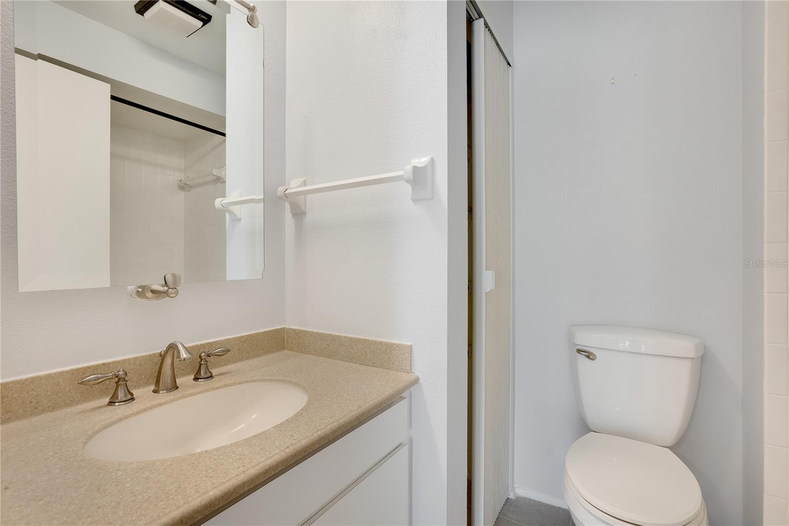 Image 23 of 43 For 928 Sunridge Drive F2