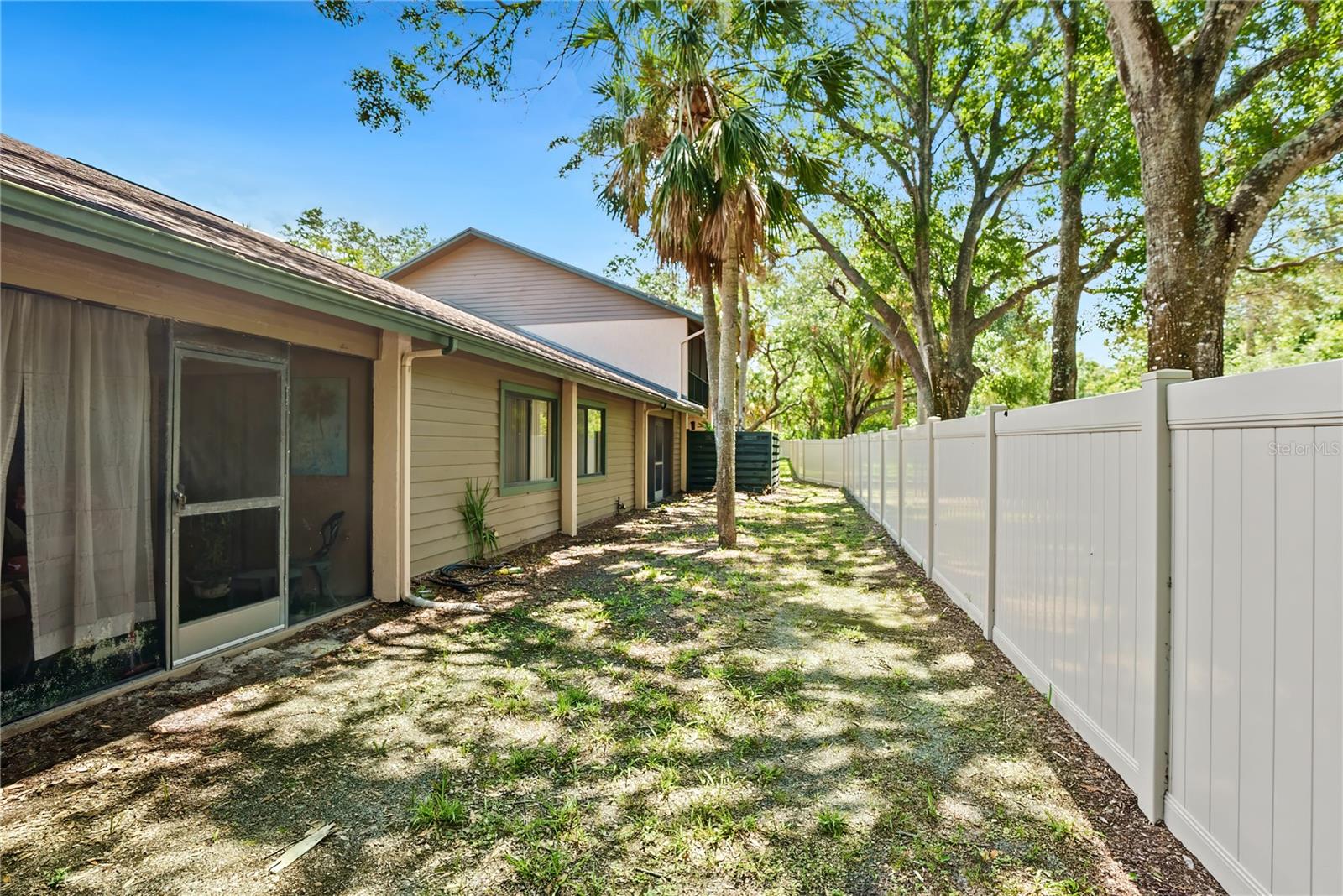 Image 32 of 43 For 928 Sunridge Drive F2