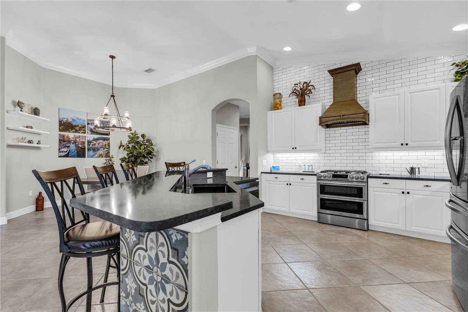Image 15 of 50 For 927 River Basin Court 201c