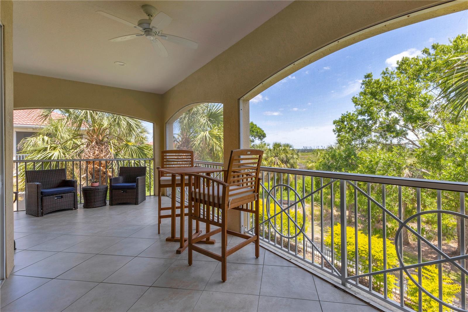 Image 21 of 50 For 927 River Basin Court 201c