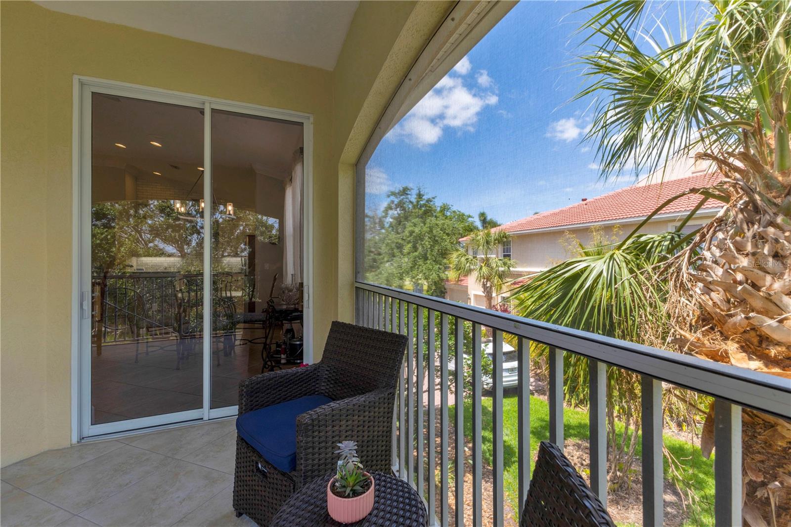 Image 24 of 50 For 927 River Basin Court 201c
