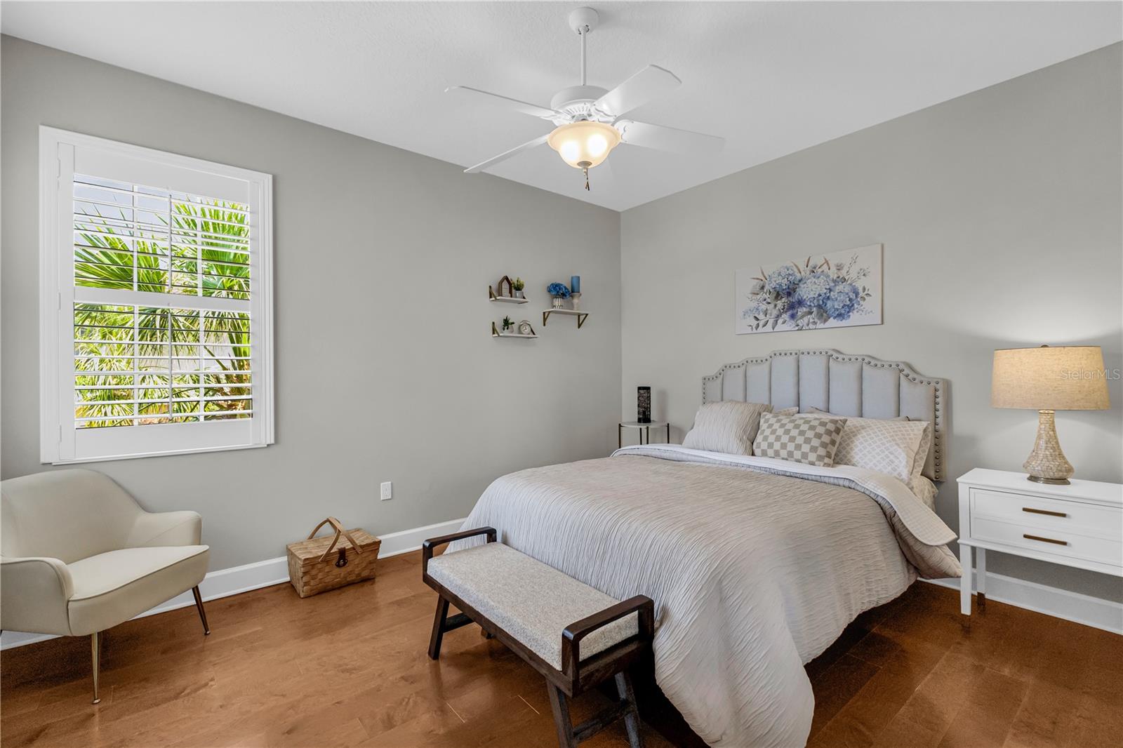Image 33 of 50 For 927 River Basin Court 201c