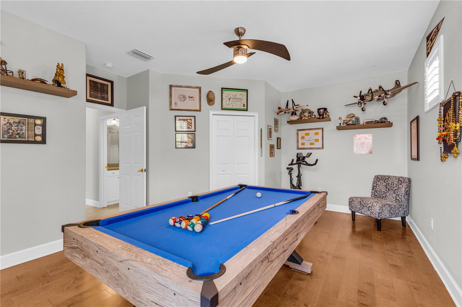 Image 39 of 50 For 927 River Basin Court 201c