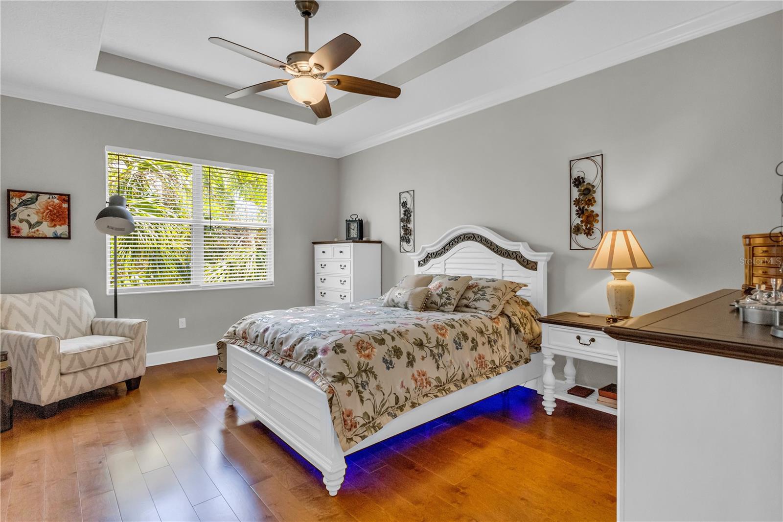 Image 42 of 50 For 927 River Basin Court 201c