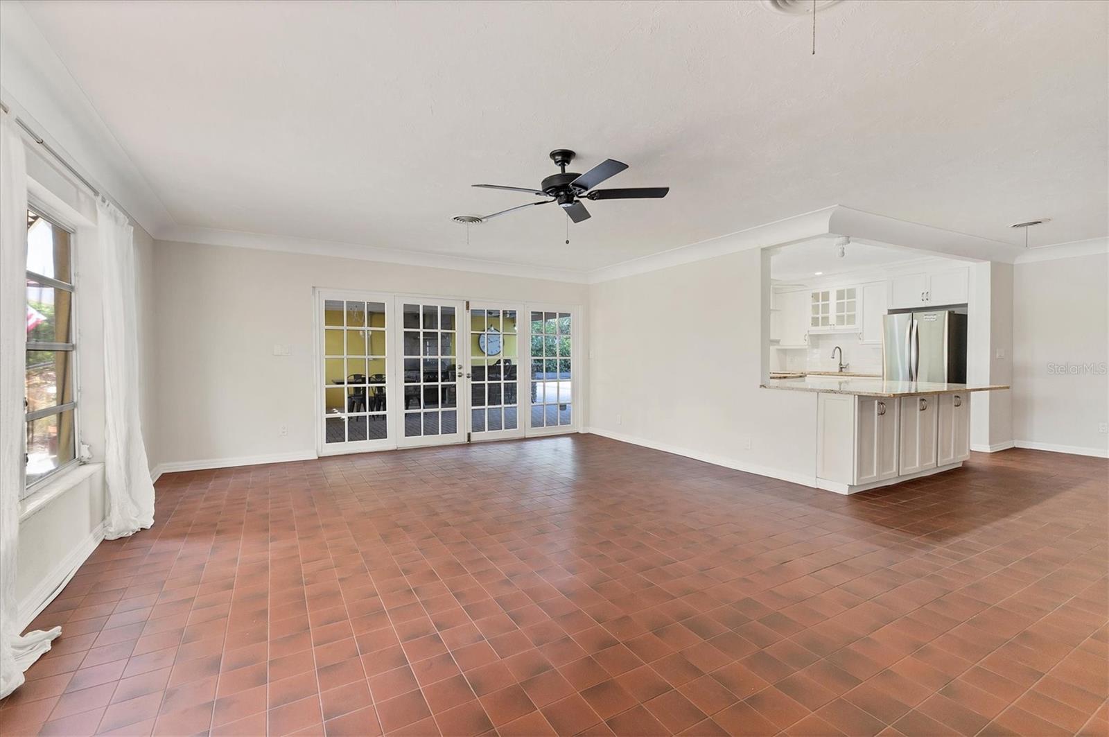 Image 10 of 50 For 2410 Tanglewood Drive