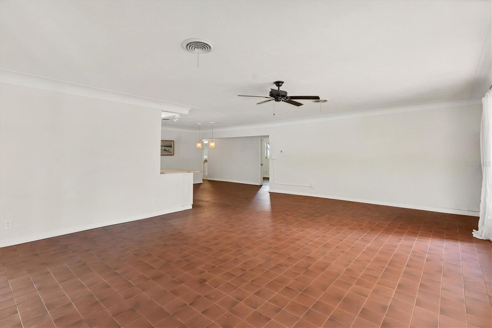 Image 11 of 50 For 2410 Tanglewood Drive