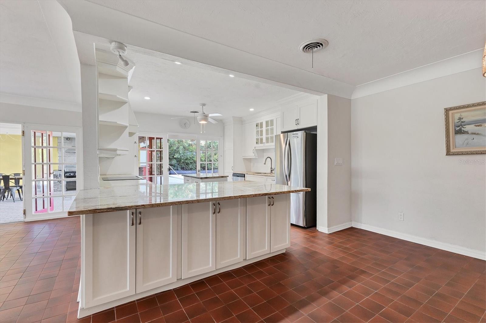 Image 13 of 50 For 2410 Tanglewood Drive