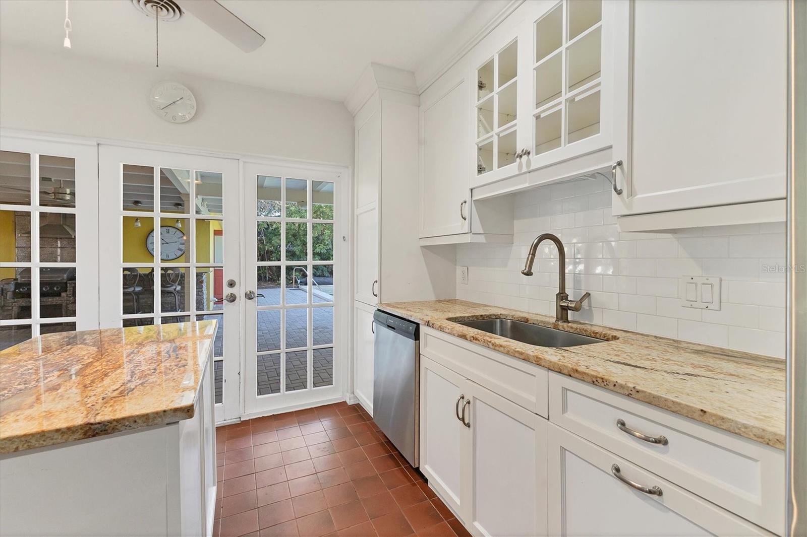 Image 15 of 50 For 2410 Tanglewood Drive