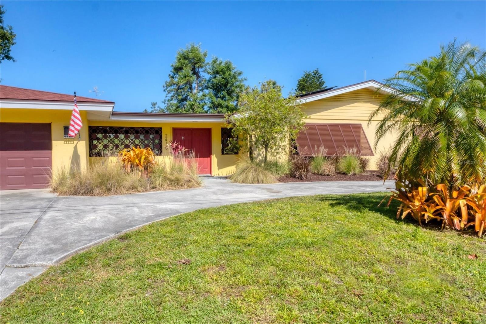 Image 3 of 50 For 2410 Tanglewood Drive