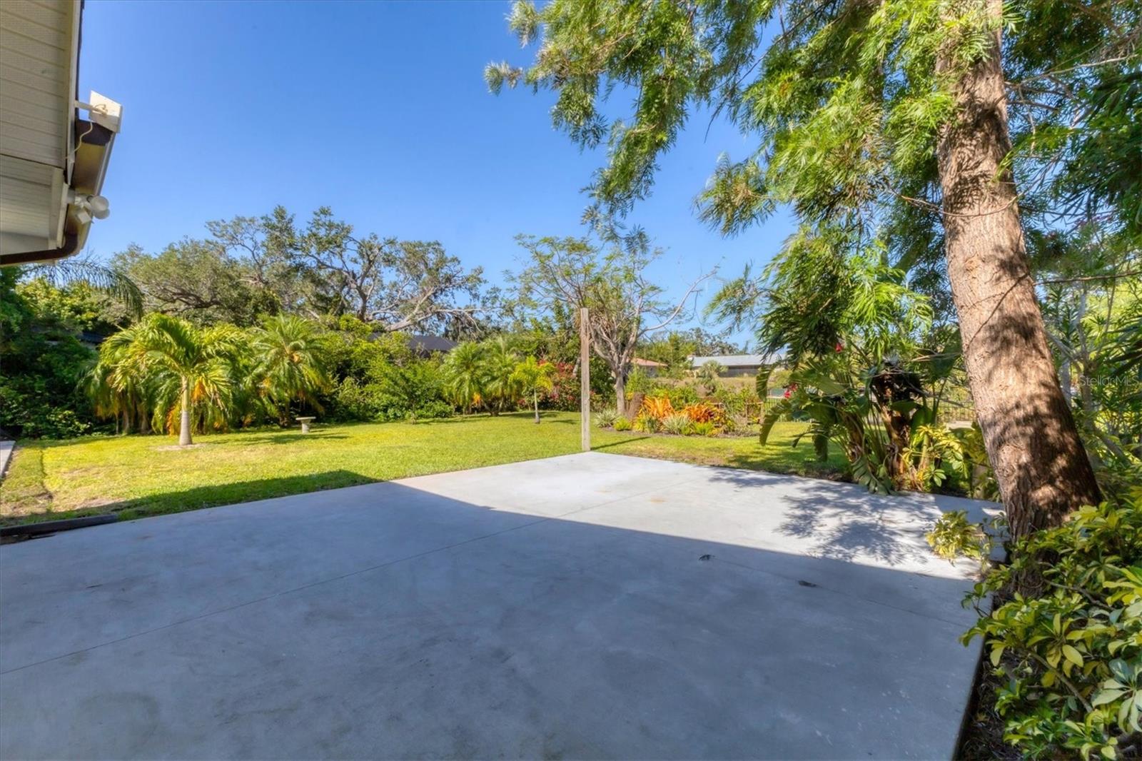 Image 39 of 50 For 2410 Tanglewood Drive