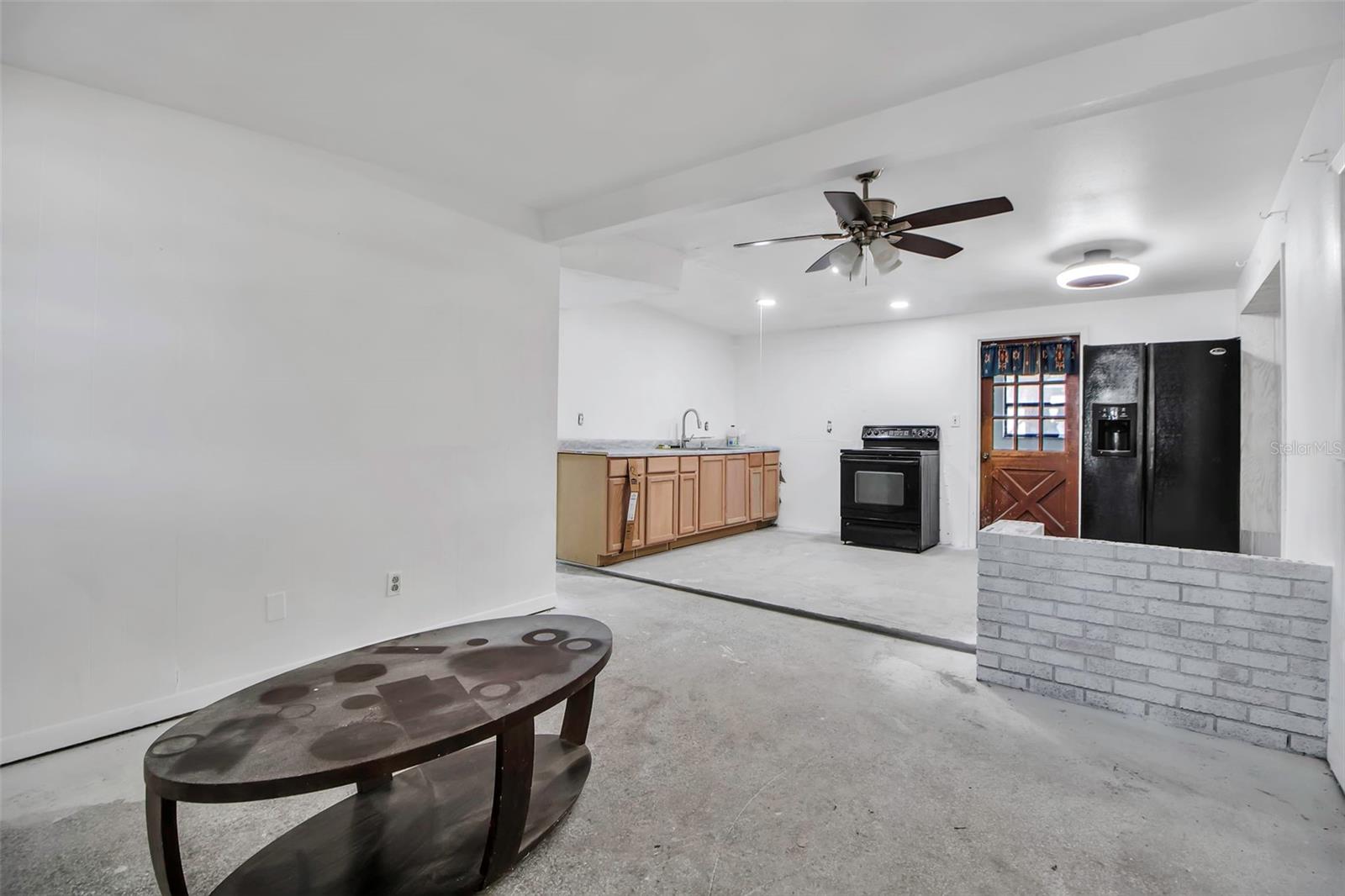 Image 11 of 34 For 4918 Lahaina Drive
