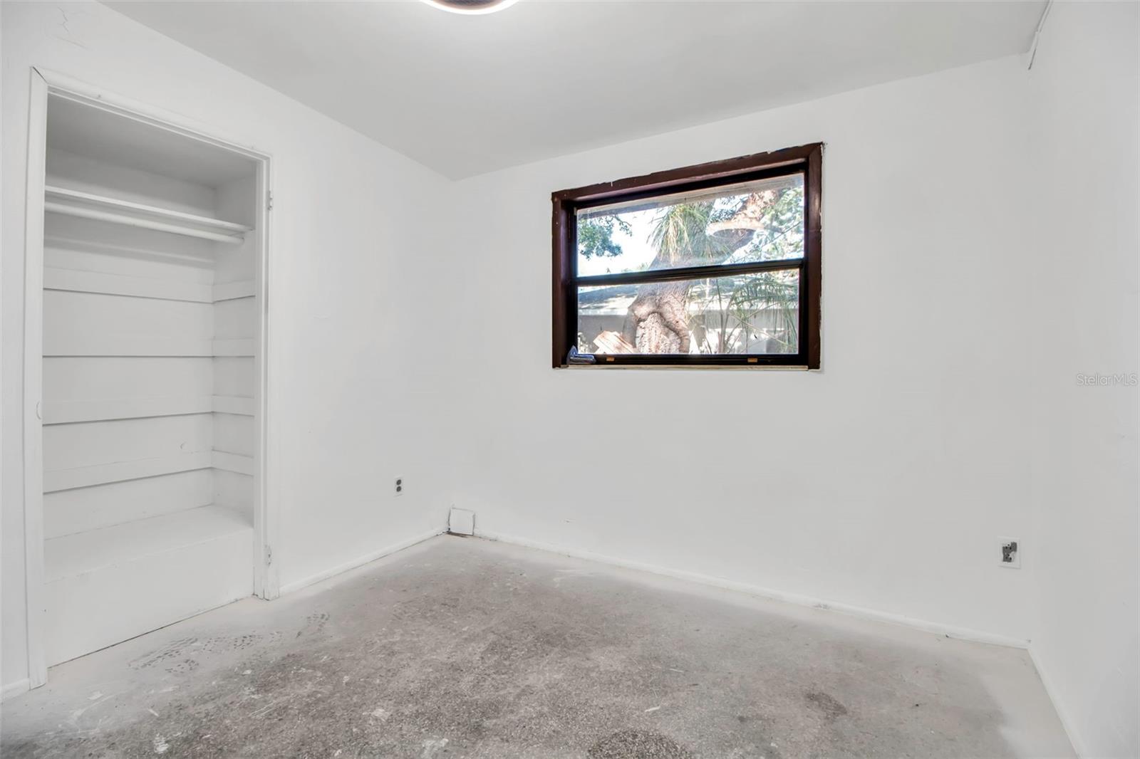 Image 23 of 34 For 4918 Lahaina Drive