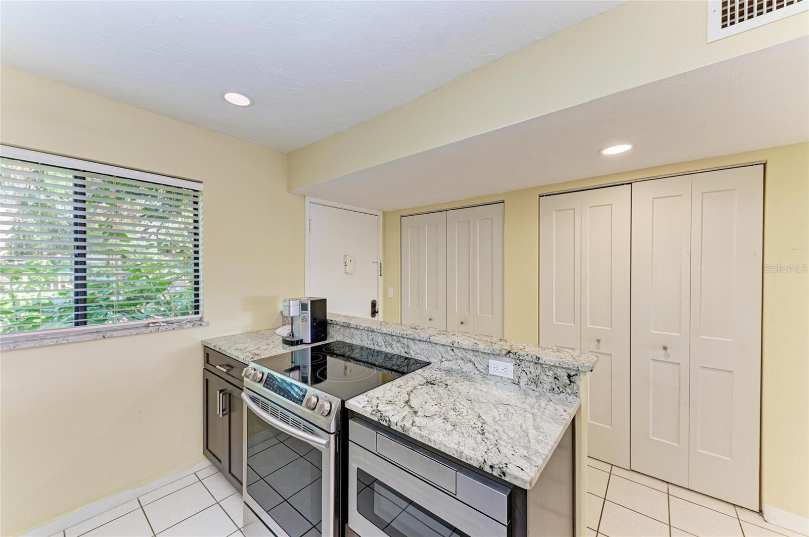 Image 14 of 82 For 1617 Bayhouse Court 121